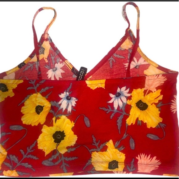 H&M Summer Crop Top. Red floral design Hawaiian - Picture 4 of 4
